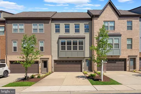 9506 Capital Ln, Marlboro, MD 20774