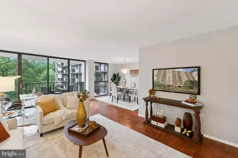 6100 Westchester Park Dr #506, College Park, MD 20740