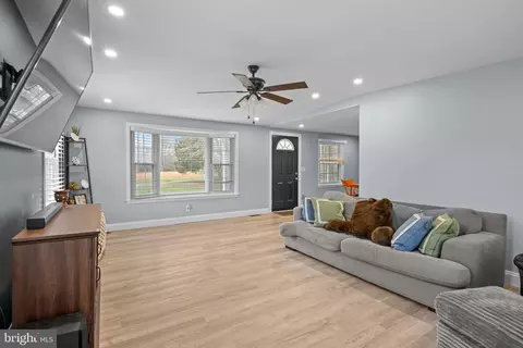 15928 Brandywine Rd, Brandywine, MD 20613 photo 2