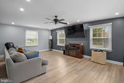 15928 Brandywine Rd, Brandywine, MD 20613 photo 4