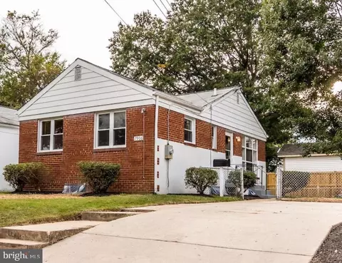 7906 W Park Dr, Hyattsville, MD 20783