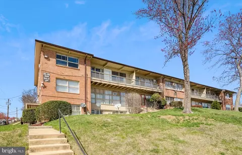 1800 Drexel St #10, Hyattsville, MD 20783