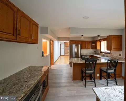 Entry Way - 4811 Oahu St, Clinton, MD 20735 photo 2 of 6