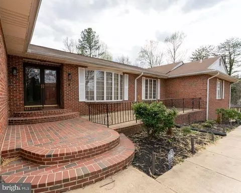 Exterior - 4811 Oahu St, Clinton, MD 20735 photo 2 of 3