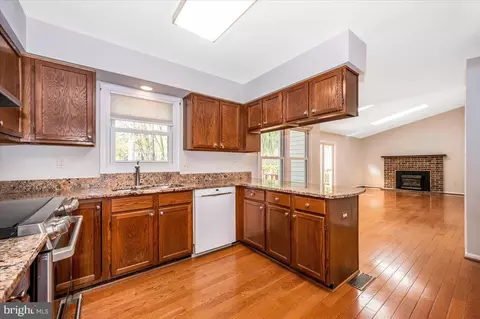 Kitchen - 1402 Partridge Ln, Bowie, MD 20721 photo 2 of 3