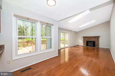 Living - 1402 Partridge Ln, Bowie, MD 20721 photo 5 of 8