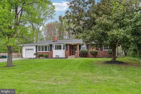 9532 Sherwood Dr, Marlboro, MD 20772
