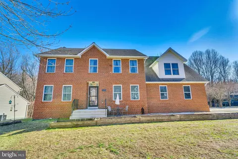 9900 Rodin Ct, Marlboro, MD 20772