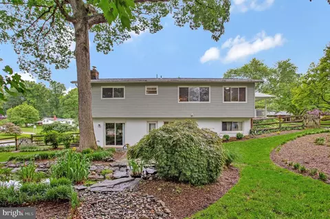 Exterior - 6901 Niles Dr, Laurel, MD 20707 photo 5 of 10
