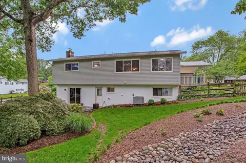 Exterior - 6901 Niles Dr, Laurel, MD 20707 photo 6 of 10