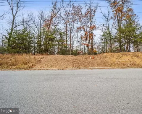 13313 Washington Dr, Fort Washington, MD 20744