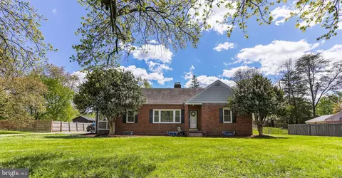 5009 Henderson Rd, Temple Hills, MD 20748