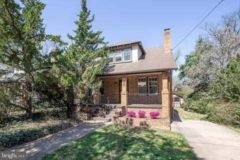 4216 Sheridan St, University Park, MD 20782