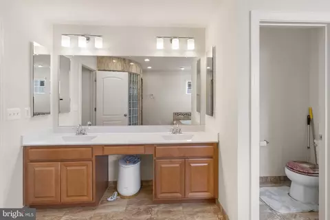 Bath - 12505 Barnard Ct, Brandywine, MD 20613 photo 1 of 2