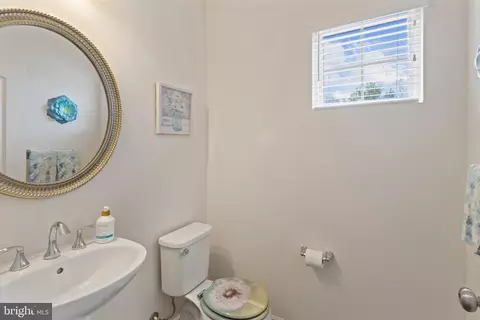 Entry Way - 12505 Barnard Ct, Brandywine, MD 20613 photo 2 of 5