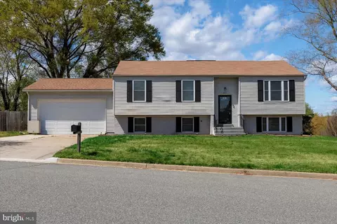 617 Castlewood Dr, Marlboro, MD 20774