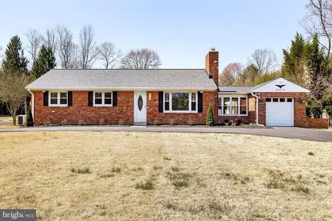 5720 Park Dr, Bowie, MD 20715