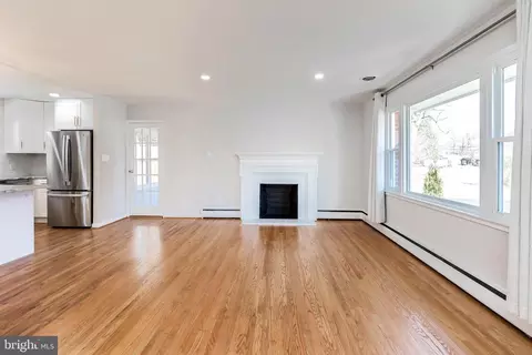 5720 Park Dr, Bowie, MD 20715 photo 6