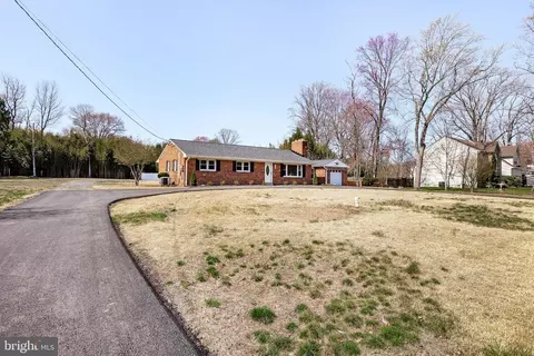 5720 Park Dr, Bowie, MD 20715 photo 3