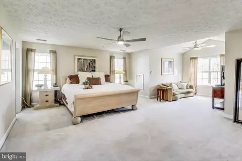 10107 Linford Ter, Lanham, MD 20706 photo 17