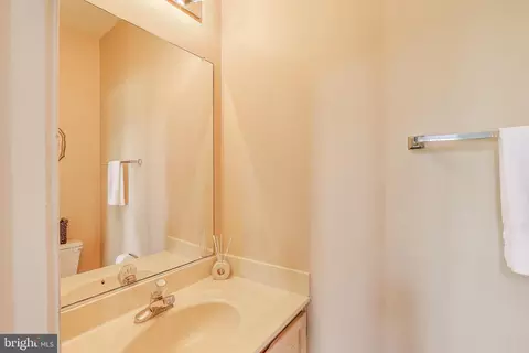 10107 Linford Ter, Lanham, MD 20706 photo 15