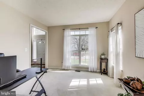 10107 Linford Ter, Lanham, MD 20706 photo 12