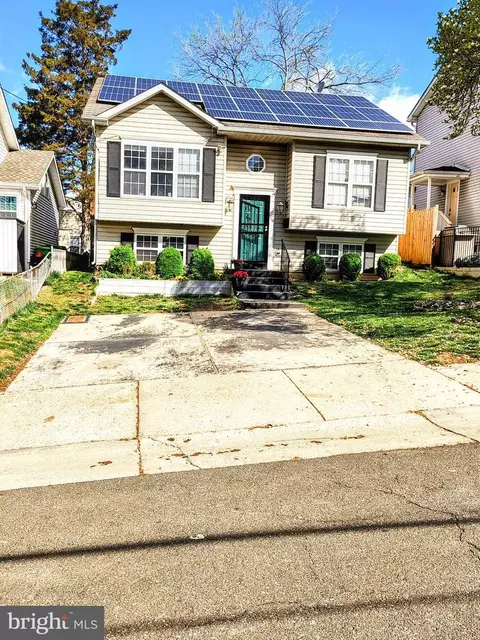3900 Lawrence St, Brentwood, MD 20722