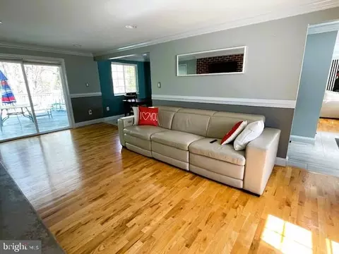 Living - 6510 Killarney St, Clinton, MD 20735 photo 2 of 4