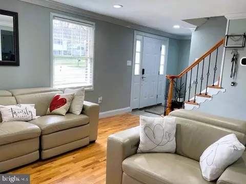 Entry Way - 6510 Killarney St, Clinton, MD 20735 photo 2 of 17