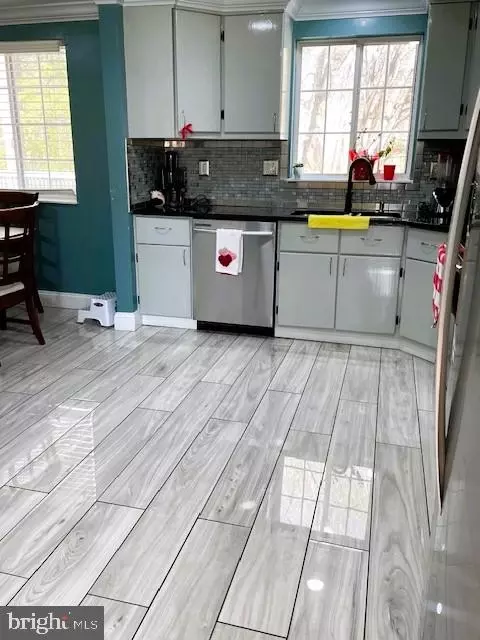 Kitchen - 6510 Killarney St, Clinton, MD 20735 photo 2 of 2