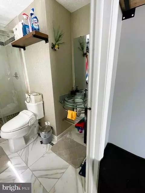 Bath - 6510 Killarney St, Clinton, MD 20735 photo 2 of 7