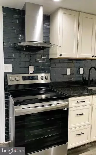 Kitchen - 6510 Killarney St, Clinton, MD 20735 photo 1 of 2