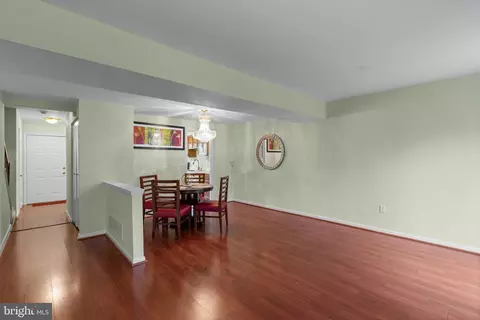 8146 Fenwick Ct, Laurel, MD 20707 photo 6