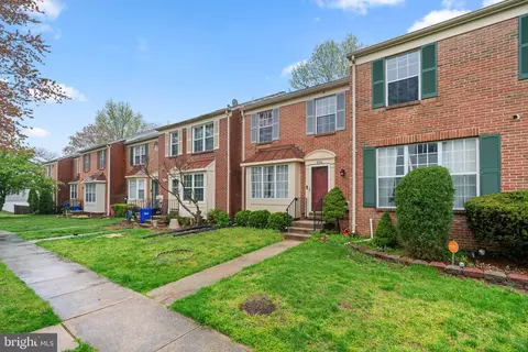 8146 Fenwick Ct, Laurel, MD 20707 photo 3