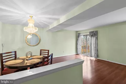 8146 Fenwick Ct, Laurel, MD 20707 photo 4