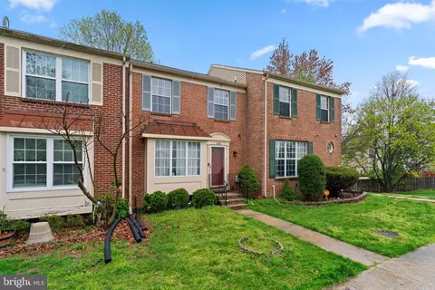 8146 Fenwick Ct, Laurel, MD 20707 photo 2