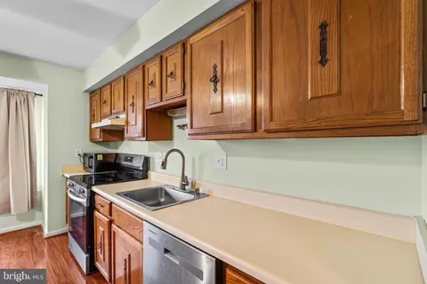 8146 Fenwick Ct, Laurel, MD 20707 photo 11