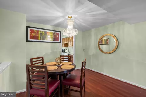 8146 Fenwick Ct, Laurel, MD 20707 photo 9