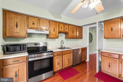 8146 Fenwick Ct, Laurel, MD 20707 photo 14