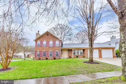 6207 Guinevere Ct, Glenn Dale, MD 20769