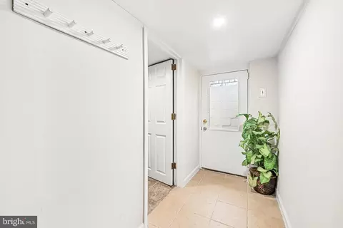 Entry Way - 5703 Eagle St, Capitol Heights, MD 20743 photo 6 of 6