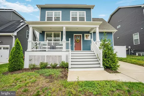 1308 Cougar Ln, Capitol Heights, MD 20743
