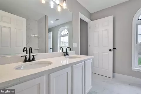 Bath - 6310 Rory Ct, Lanham, MD 20706 photo 5 of 10
