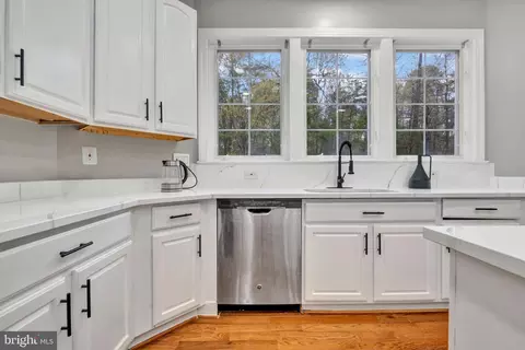 Kitchen - 6310 Rory Ct, Lanham, MD 20706 photo 5 of 6