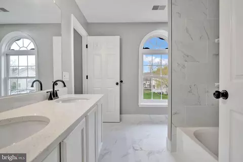 Bath - 6310 Rory Ct, Lanham, MD 20706 photo 6 of 10