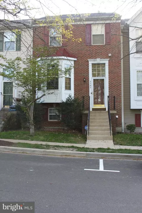 8707 Community Square Ln, Marlboro, MD 20772