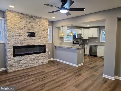 135 Seneca Dr, Oxon Hill, MD 20745