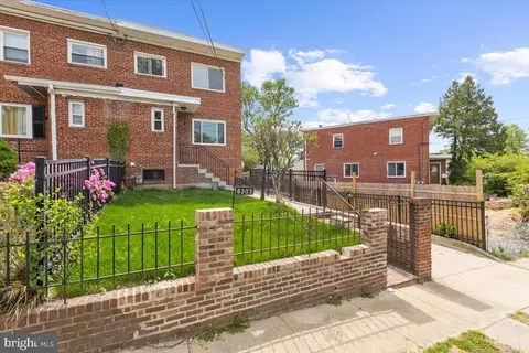 8303 Navahoe Dr, Silver Spring, MD 20903 photo 2