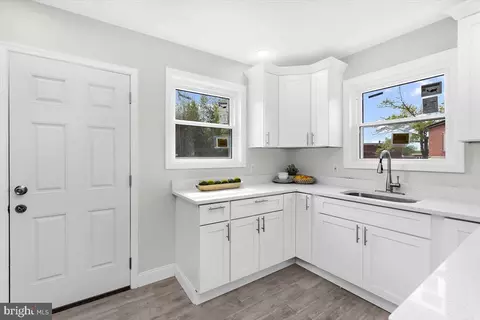 8303 Navahoe Dr, Silver Spring, MD 20903 photo 12