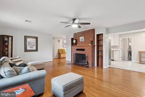 16111 Julie Ln, Laurel, MD 20707 photo 11